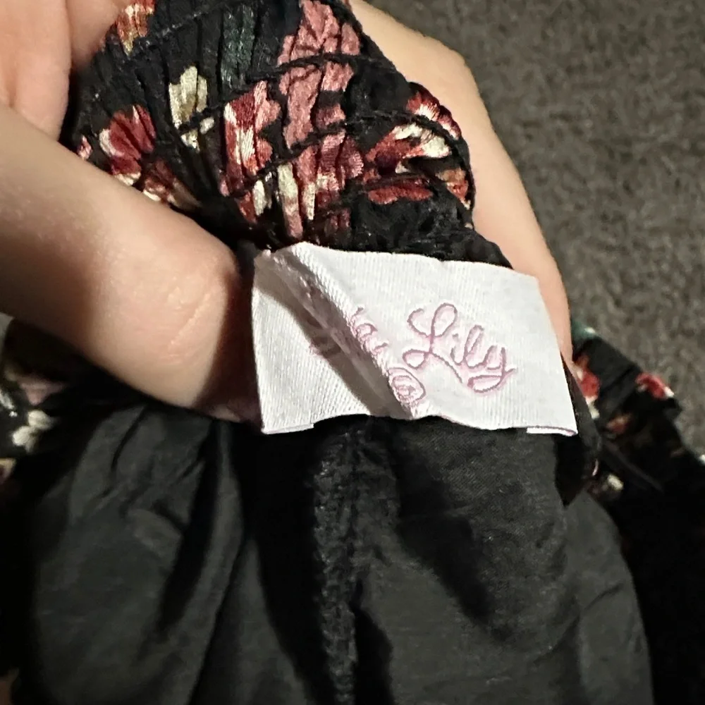 Pnk Lily Floral Black Skirt size small